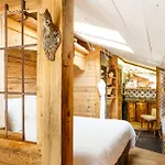 ホテル Le Hameau De Mon Pere 5*