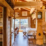 ホテル Le Hameau De Mon Pere 5*